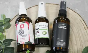 Jaki hydrolat do cery trądzikowej? Odkryj skuteczne rozwiązania