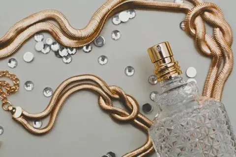 Ile kosztują najdroższe perfumy na świecie? Zaskakujące ceny i luksus
