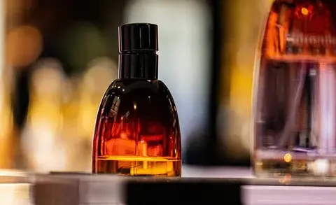 Woda toaletowa EDT – co to znaczy i jak różni się od EDP?