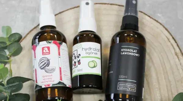 Jaki hydrolat do cery trądzikowej? Odkryj skuteczne rozwiązania